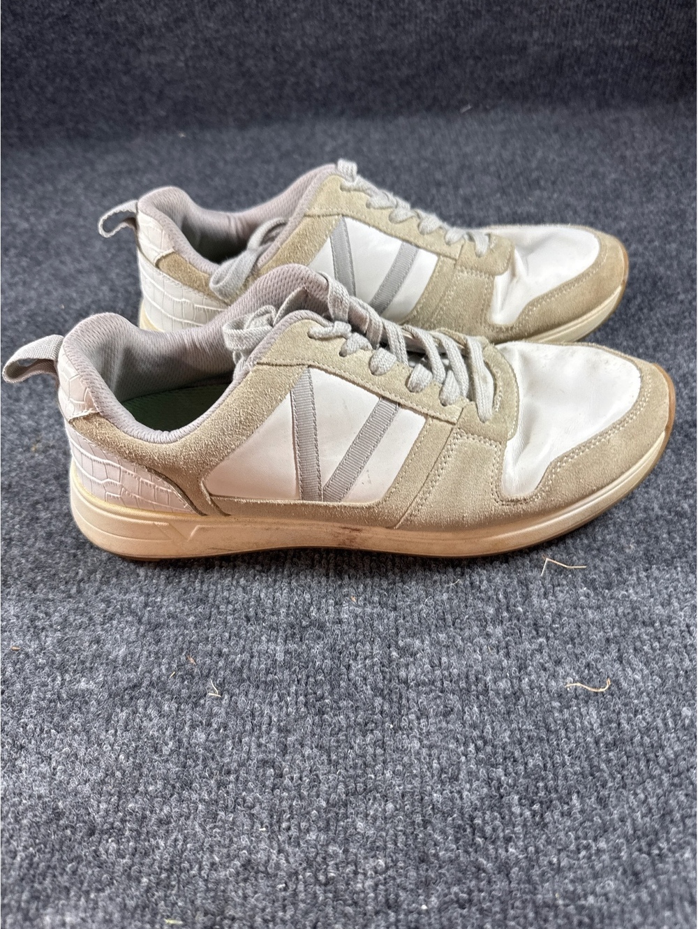Vionic Rechelle Womens Sneakers Size 9.5 Beige White Suede Leather Lace Up